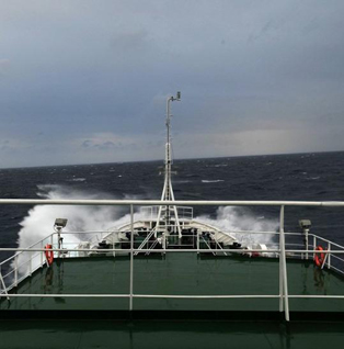 中國海監(jiān)船編隊抵釣魚島海域巡航